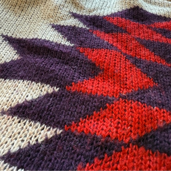 Charlotte Russe Geometric Sweater Crop Top Women’s Size Small Aztec Boho Tan Red - Picture 9 of 9